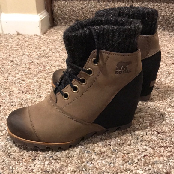 sorel sweater wedge boot